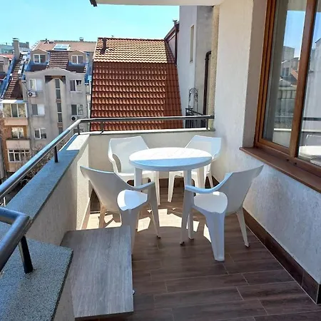 Toni / 2bedrooms *